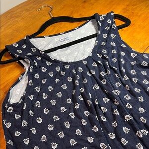 Croft & Barrow Floral Sleeveless Top in Navy and White